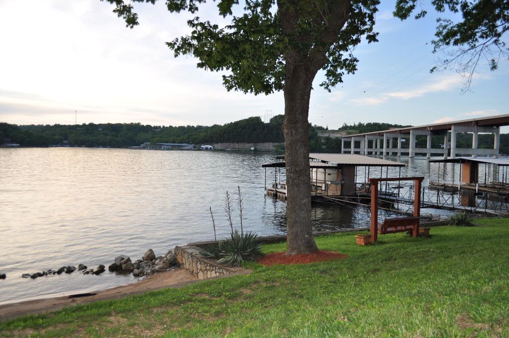 Lake Breeze Resort 卡姆登顿 外观 照片