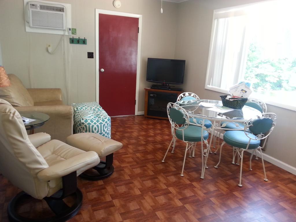 Lake Breeze Resort 卡姆登顿 客房 照片